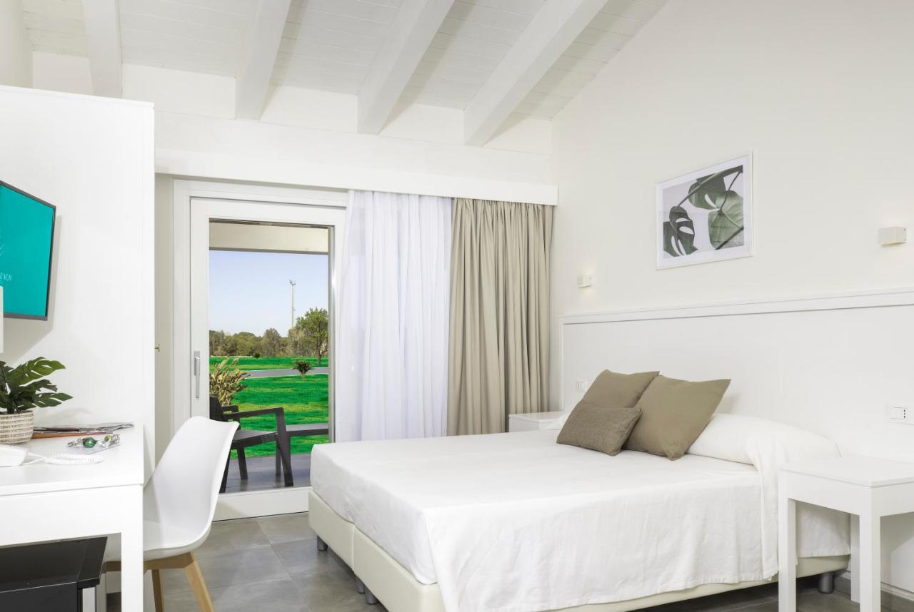 Hotel S'Arena Beach La Caletta Bagian luar foto