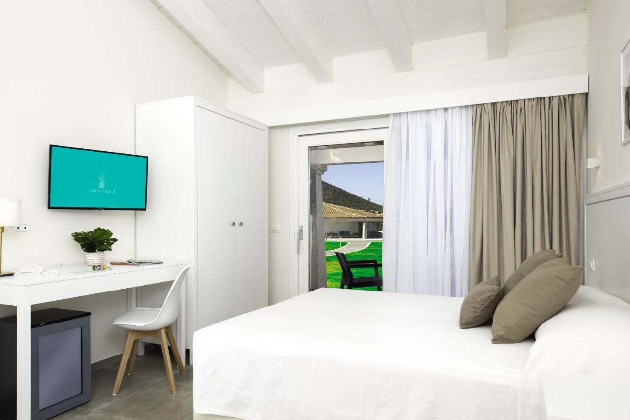 Hotel S'Arena Beach La Caletta Bagian luar foto