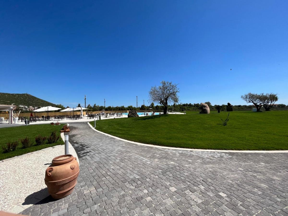 Hotel S'Arena Beach La Caletta Bagian luar foto