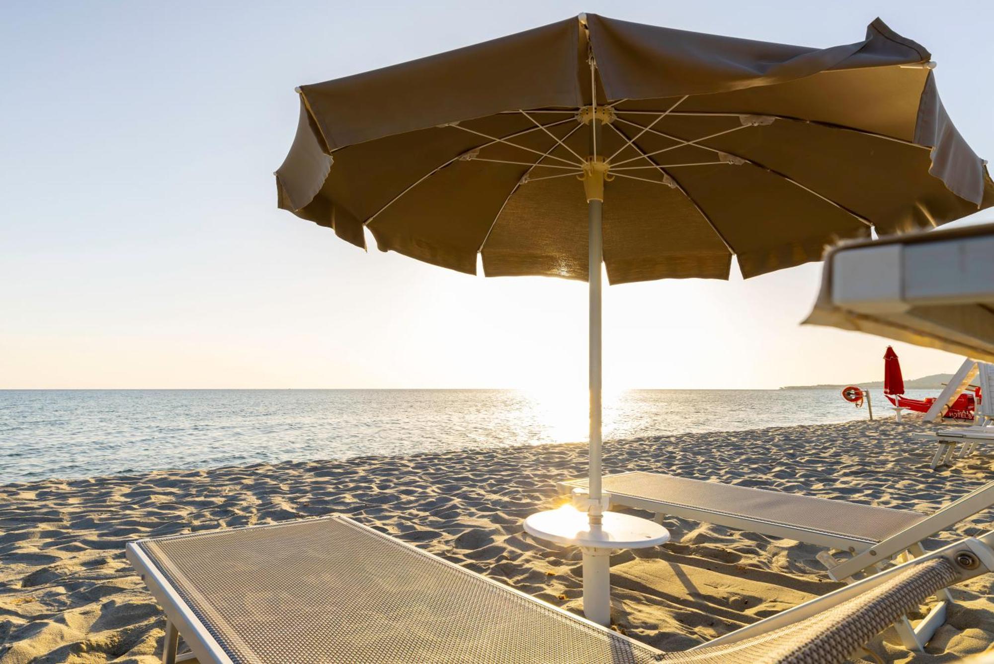 Hotel S'Arena Beach La Caletta Bagian luar foto