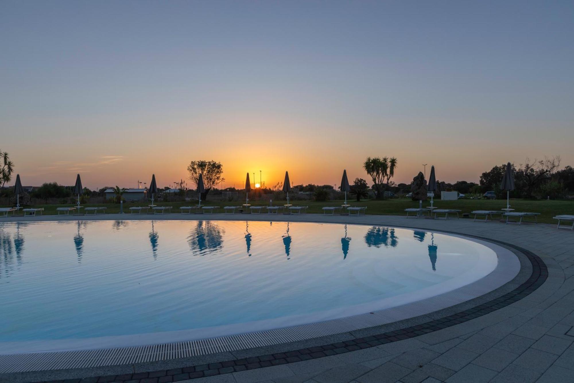 Hotel S'Arena Beach La Caletta Bagian luar foto