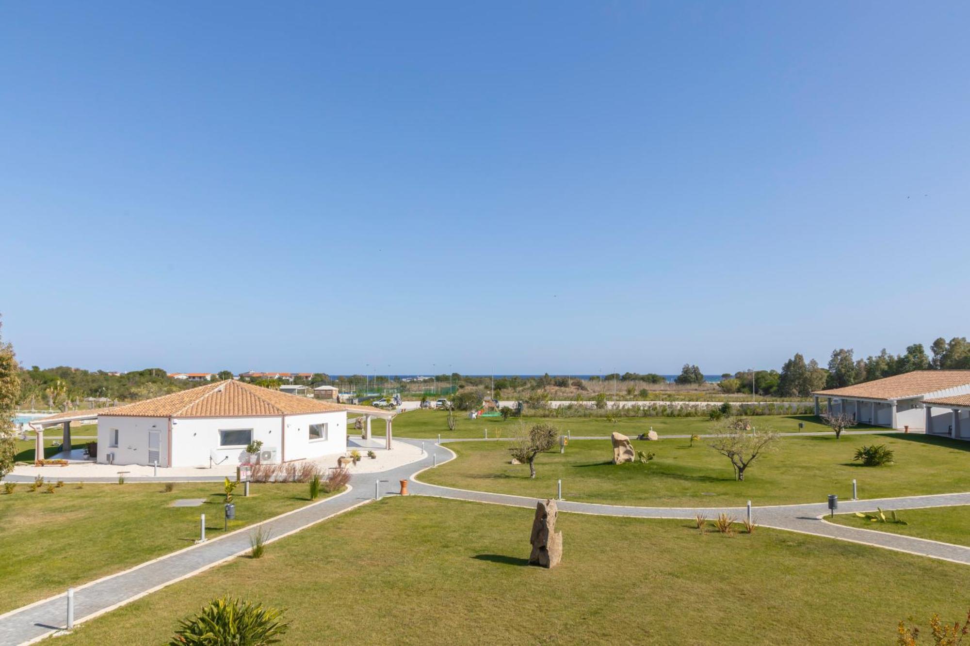 Hotel S'Arena Beach La Caletta Bagian luar foto