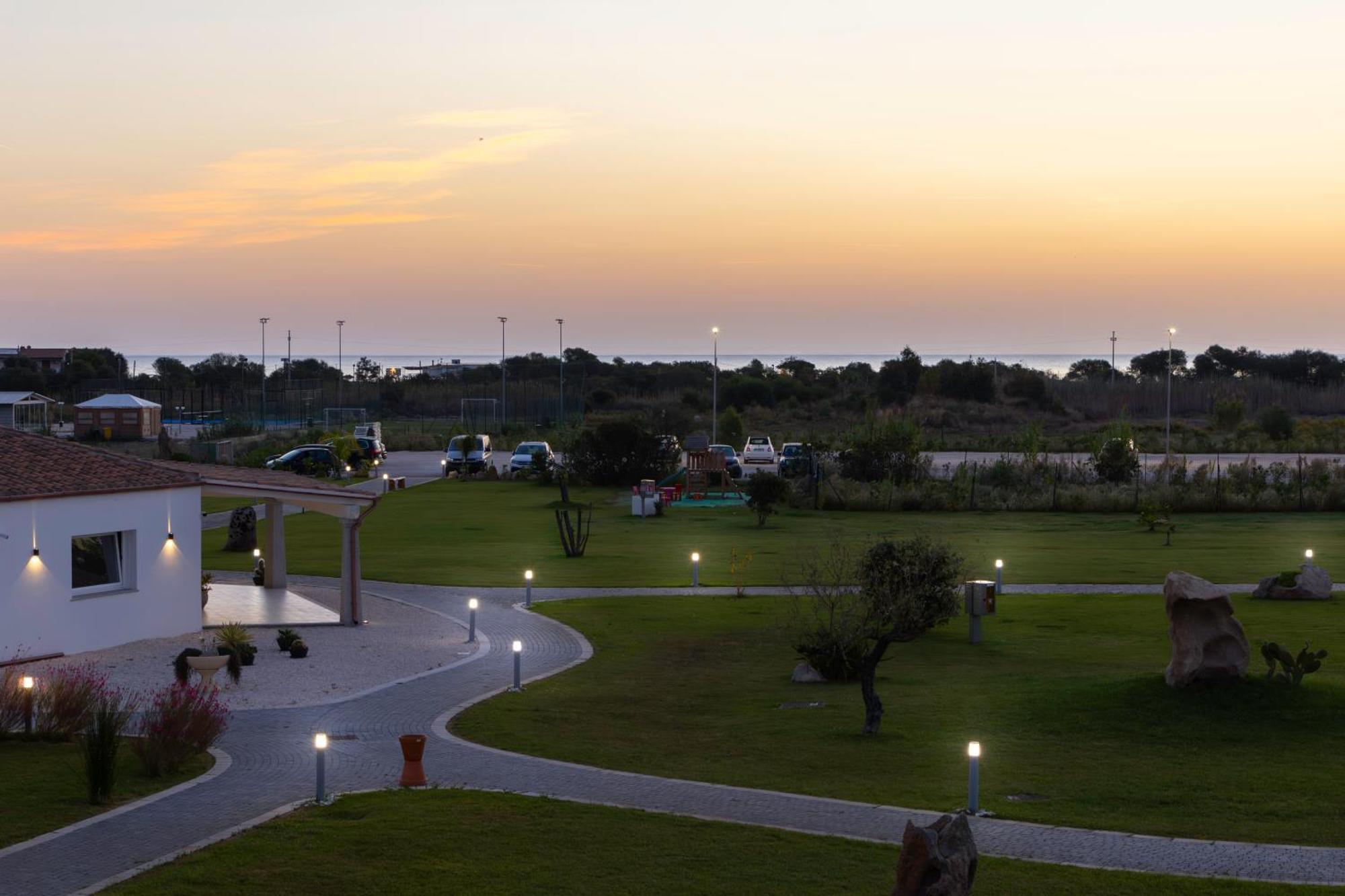 Hotel S'Arena Beach La Caletta Bagian luar foto