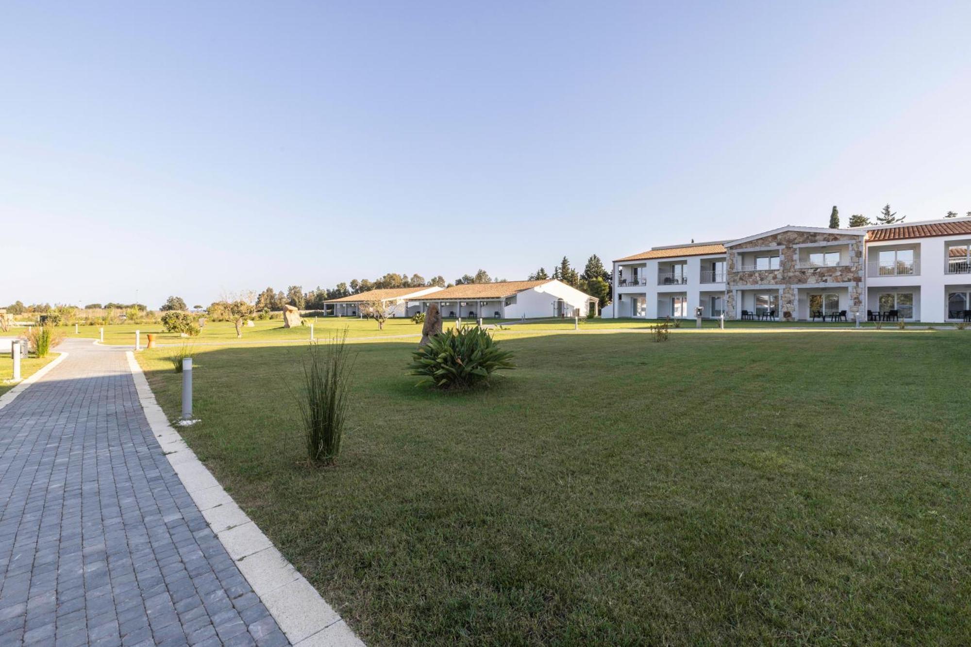 Hotel S'Arena Beach La Caletta Bagian luar foto