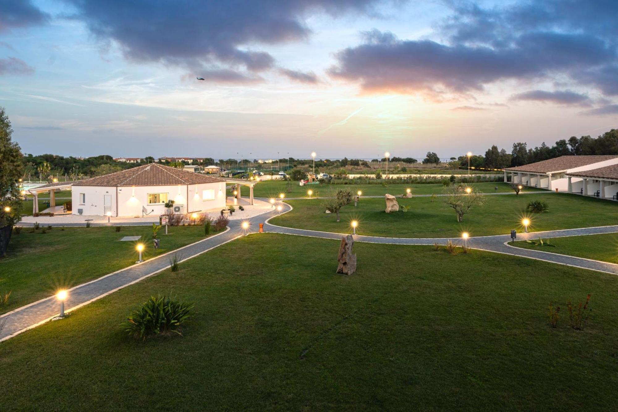 Hotel S'Arena Beach La Caletta Bagian luar foto