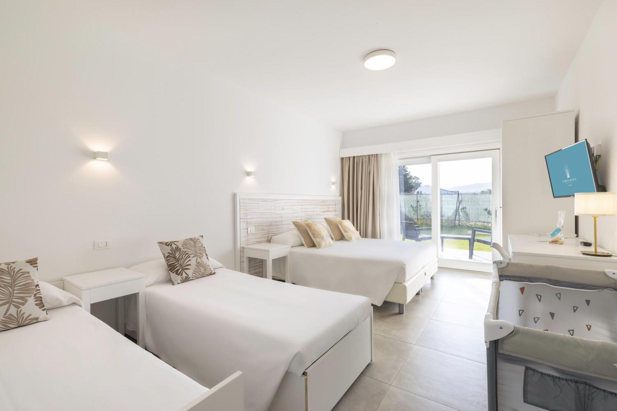 Hotel S'Arena Beach La Caletta Bagian luar foto
