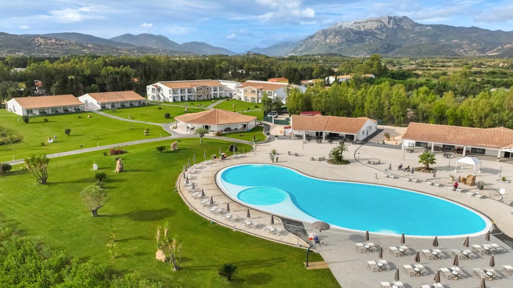 Hotel S'Arena Beach La Caletta Bagian luar foto